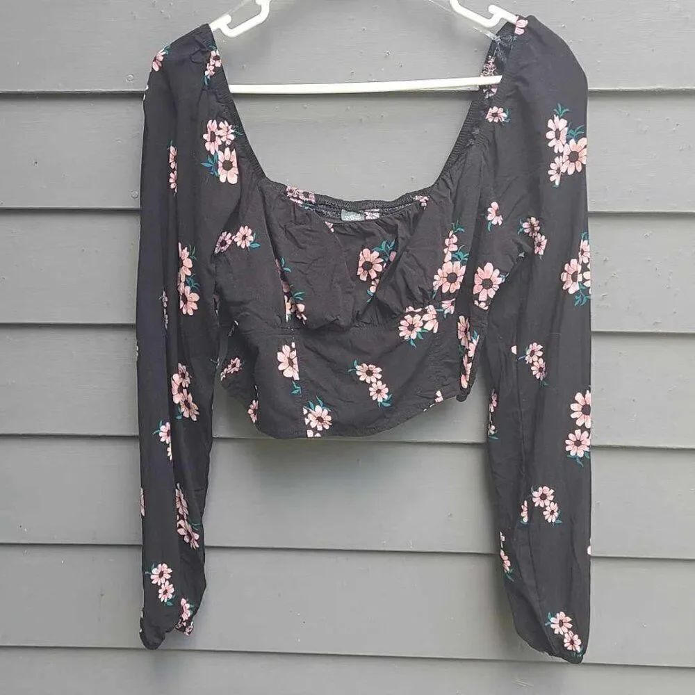 Wild Fable Cotton Blend Cropped Black Tan Flower Long Sleeve Top Medium